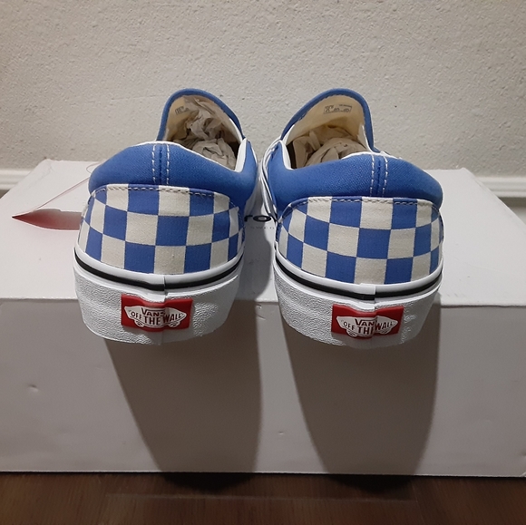 Vans - Picture 3 of 4